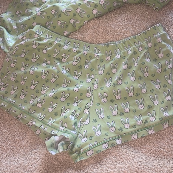 Roller Rabbit pjs - Picture 3 of 5